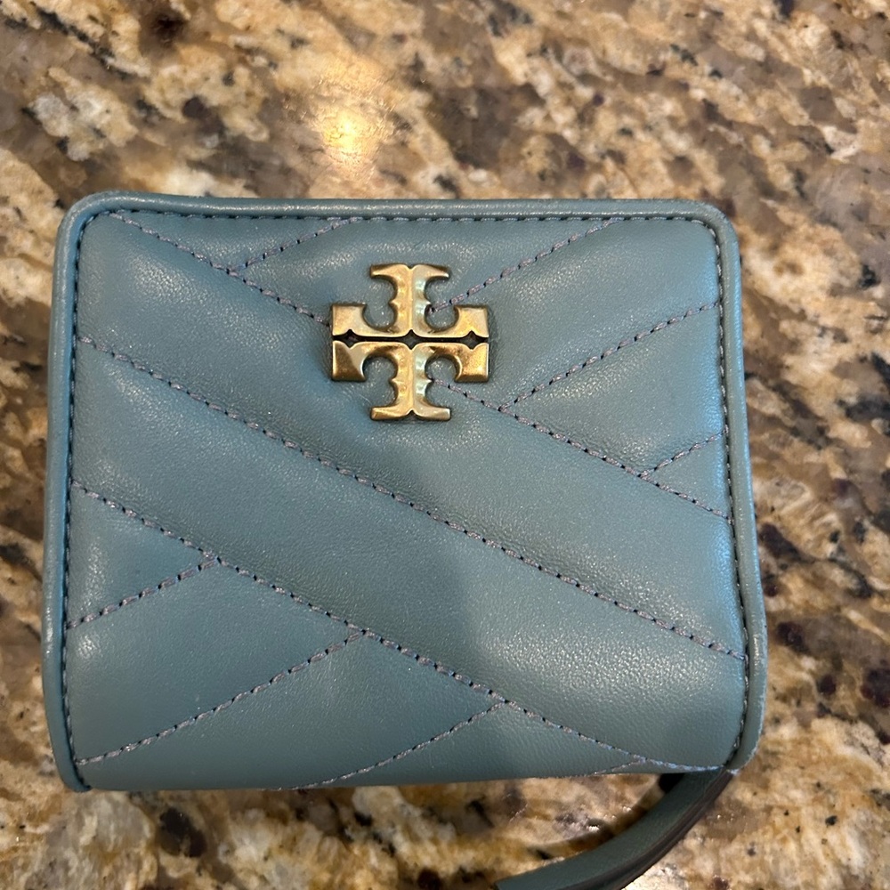 NWT Kira chevron bi-fold wallet
